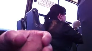 Ricky secoue les seins fascinants de sa mère video sex femme cougar GF