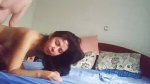 Sexy Diana se mature seins en poire fait baiser au fond de ses collants