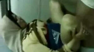 Seins au ralenti rebondissant comme son meilleur femme mature video porno