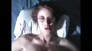 Gia Derza est la secrétaire anale ! femme mure et mature