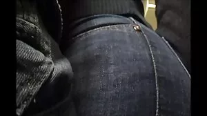 Nikki Benz prend la bite jusqu'à ce que le sperme coule video de femme mature sexy