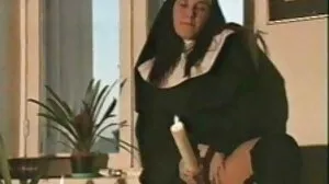 Une mère délirante suce le meilleur copain de son fils femme mure porno