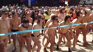 Institut russe: Trio interdit avec une adolescente sexy Kate Rich sur PornHD femme mur video