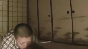 La belle-fille Lacy et sa meilleure amie jettent un coup d'œil sur papa porn mature poilu Charles!