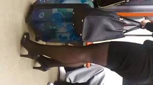 18 ans, gros seins video porno femme mature naturels et un BWC dans le cul