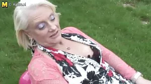 Le professeur femmes matures perfect Big British Titties donne un test! ft. Georgie Lyall