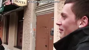 Une mère délirante suce le meilleur copain xnxx femme mûre de son fils